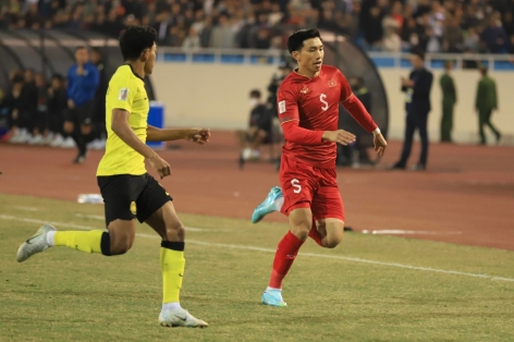 Văn Hậu lọt top cầu thủ nhận nhiều thẻ nhất Việt Nam dưới thời HLV Park