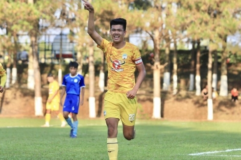 HLV U17 Việt Nam làm điều bất ngờ với cầu thủ HAGL