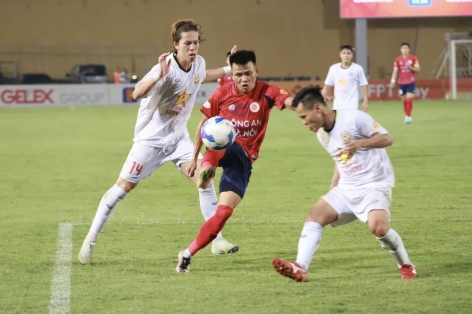 Trực tiếp CAHN 0-0 Hà Tĩnh: Khách thủ chắc