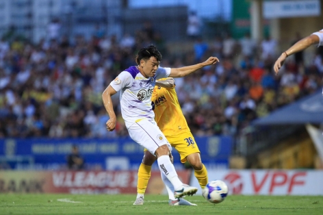 Hà Nội FC gửi công văn kiến nghị trọng tài vì làm sai luật