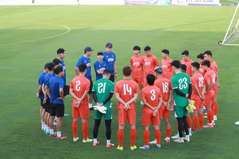 2 cầu thủ đầu tiên chia tay ĐT Việt Nam