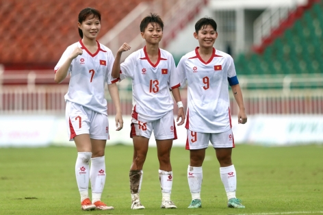 Việt Nam thắng đậm 8-0, chính thức vào bán kết với ngôi đầu