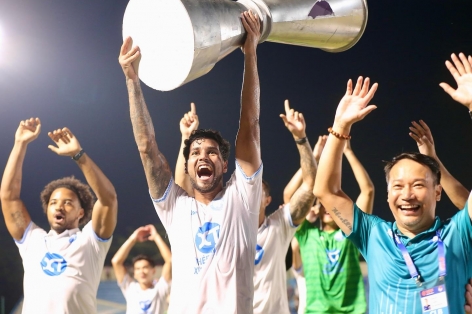 Công tác chuẩn bị đặc biệt ngày Nam Định nâng Cúp vô địch V-League 2024/25