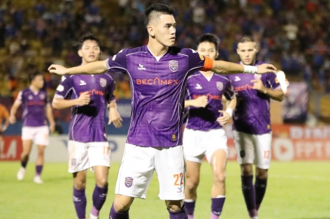 Tiến Linh xuất sắc giành đồng Vua phá lưới V-League 2024/25