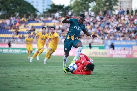 HAGL chia tay tiền đạo Brazil