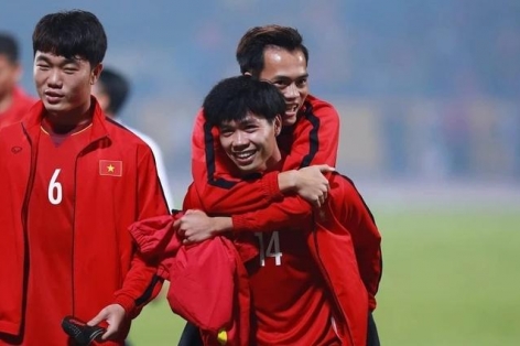 Nhà vô địch V-League chờ Công Phượng lên hạng