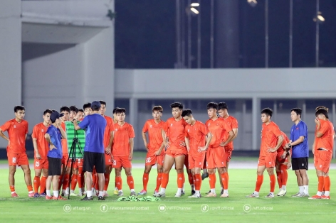 HLV Kim Sang Sik có quyết định bất ngờ sát ngày U23 Việt Nam thi đấu