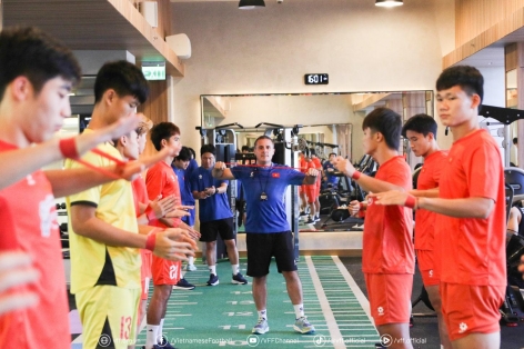 U23 Việt Nam 'nhận quà' từ thầy Kim, sẵn sàng tranh ngôi vô địch với U23 Indonesia