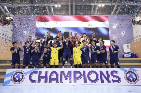 Thắng 3-2 đội Tây Á, Thái Lan lên ngôi vô địch trên sân nhà