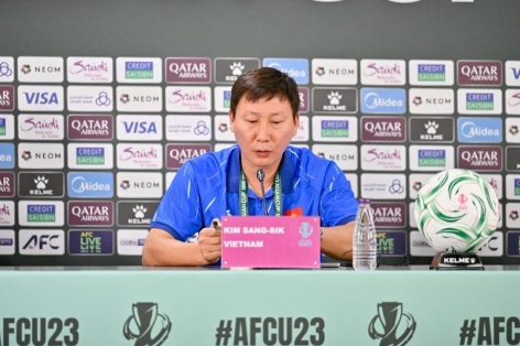 HLV Kim Sang Sik tuyên bố không ngại đối thủ nào ở tứ kết