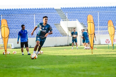 Cầu thủ Việt kiều 'khăn gói' lên đường sang Đức