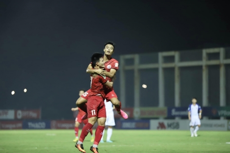 Tiền đạo U23 Việt Nam tỏa sáng rực rỡ, báo tin vui cho HLV Troussier