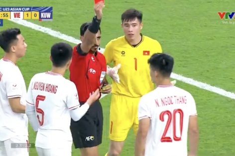 Hậu vệ Ngọc Thắng U23 Việt Nam gặp 'sự cố' sau tấm thẻ đỏ tai hại
