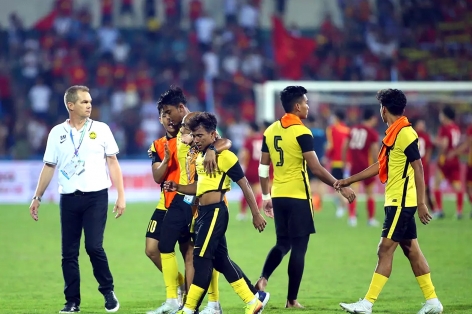 Vừa thắng Việt Nam ở Bán kết giải AFF, Malaysia bất ngờ 'trảm tướng'