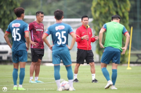 HLV Hoàng Anh Tuấn: 'Việt Nam nên có một V-League cho các đội trẻ'
