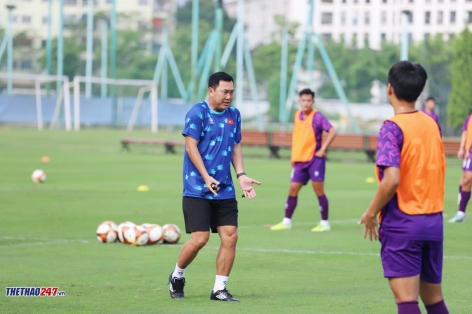 Tân HLV xem kỹ trận đấu của 30 tuyển thủ Việt Nam
