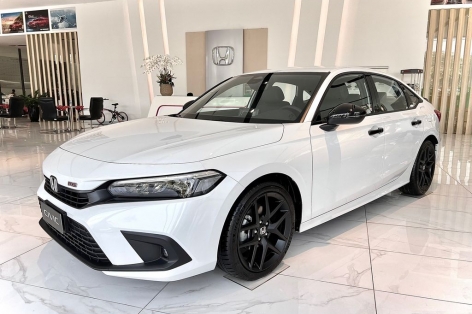 Honda Civic RS ưu đãi kỷ lục lên tới 100 triệu đồng