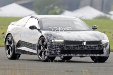 Siêu xe điện mới của BMW ‘xuất đầu lộ diện’ trên đường chạy thử