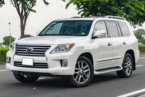 ‘SUV chủ tịch’ Lexus LX 570 2014 rao bán giá bao nhiêu sau 1 thập kỷ lăn bánh tại Việt Nam?