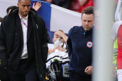 Manchester United cầu nguyện cho Eriksen sau tình huống đột quỵ ở EURO 2021