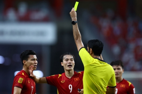 Còi vàng Việt Nam: 'Trọng tài đã đúng khi không rút thẻ đỏ cho Thái Lan'