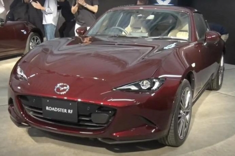 Cận cảnh xe mui trần Mazda MX-5 Miata phiên bản giới hạn, giá quy đổi từ 480 triệu đồng