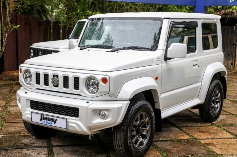 Vén màn Suzuki Jimny phiên bản 'Bắc Cực', giá quy đổi gần 1 tỷ đồng