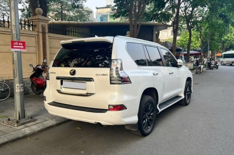 SUV hạng sang Lexus GX 460 2022 lăn bánh 3 năm được bán lại với giá khó tin