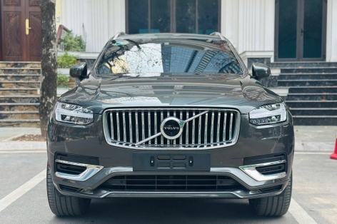 Lăn bánh 4 năm, xe sang Volvo XC90 T8 2021 bán lại với giá thế nào?