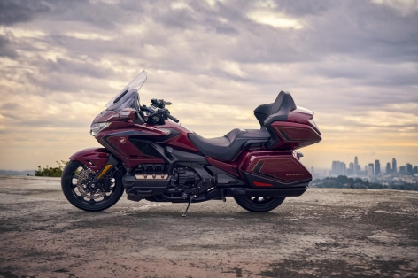 Honda Gold Wing 2025 chính thức trình làng tại Việt Nam, giá bán từ 1,231 tỷ đồng