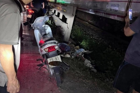 Băng qua đường ray, người đàn ông bị tàu hỏa tông tử vong: Cái giá cho sự chủ quan