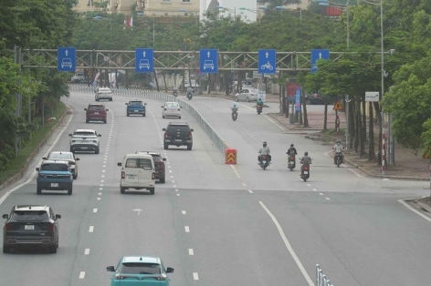 Hà Nội chính thức phân làn tuyến Võ Chí Công từ 9/7: Lái xe cần tránh những lỗi dễ bị phạt
