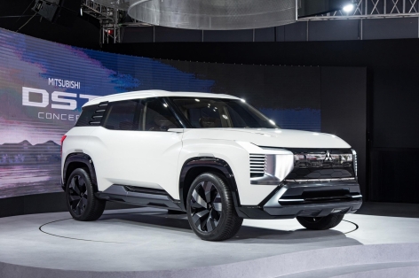 SUV Mitsubishi Destinator chốt lịch ra mắt: Khả năng cao là phiên bản thương mại của DST Concept