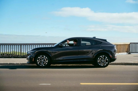 Sắp ra mắt tại Việt Nam, xe điện Ford Mustang Mach-E gây chú ý với độ bền pin ấn tượng
