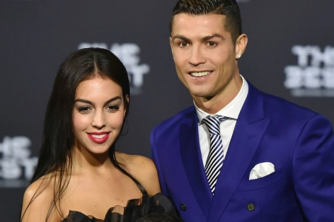 Bạn gái Ronaldo khiến CĐM choáng ngợp với loạt ảnh 'hút hồn'