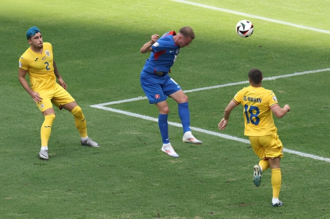 Trực tiếp Slovakia 1-0 Romania: Bàn mở tỉ số