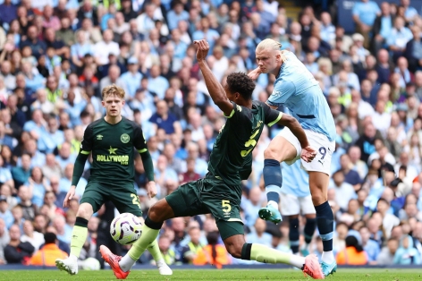 Trực tiếp Man City 2-1 Brentford: Hiệp hai trở lại