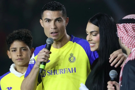 Độ giàu có của Ronaldo tại Al Nassr: Mỗi giây kiếm hơn 200.000 Đồng