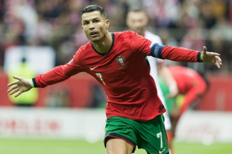 Ronaldo nổ súng, Bồ Đào Nha dễ dàng đè bẹp Ba Lan