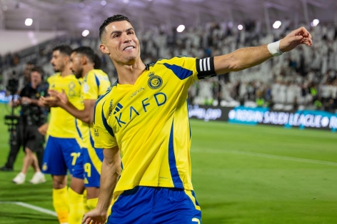 Ronaldo đá penalty phút bù giờ, Al Nassr thắng kịch tính