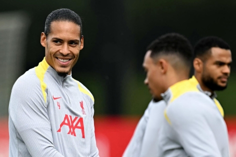 Van Dijk lên tiếng về tương lai 'mông lung' tại Liverpool