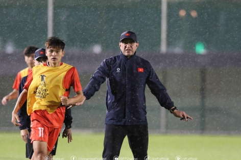 HLV Roland nói thẳng mục tiêu 'cuối cùng' với U17 Việt Nam