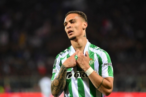 Antony không ngừng tỏa sáng, gánh Betis vào chung kết Cúp C3