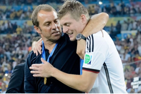 Toni Kroos: 'Bạn phải ca ngợi Hansi Flick và Barca mùa này'