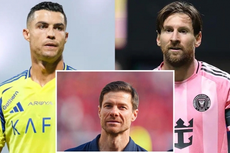 Messi hay Ronaldo? HLV Alonso chỉ thẳng người hỏi hơn
