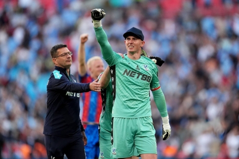 Cựu sao MU thăng hoa, một tay hạ Man City tại chung kết FA Cup