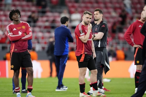 Man Utd 'tiệc tùng' sau thất bại ở chung kết Europa League