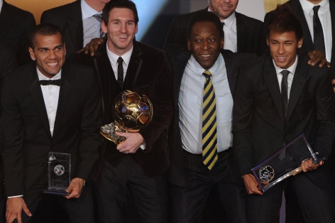 Messi tiến sát thành tích vĩ đại của Pele