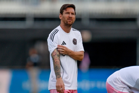 Messi nhận 'đề nghị' trở về quê nhà Argentina