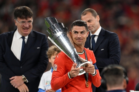 Ronaldo: 'Tôi chấp nhận gãy chân vì chiến thắng của Bồ Đào Nha'